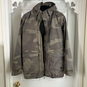 Roark Wolf 3 Layer Jacket - men’s large. Used but in excellent condition